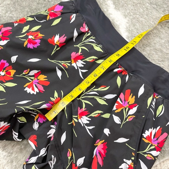 Lands End Floral Board Shorts 8 - Picture 10 of 11